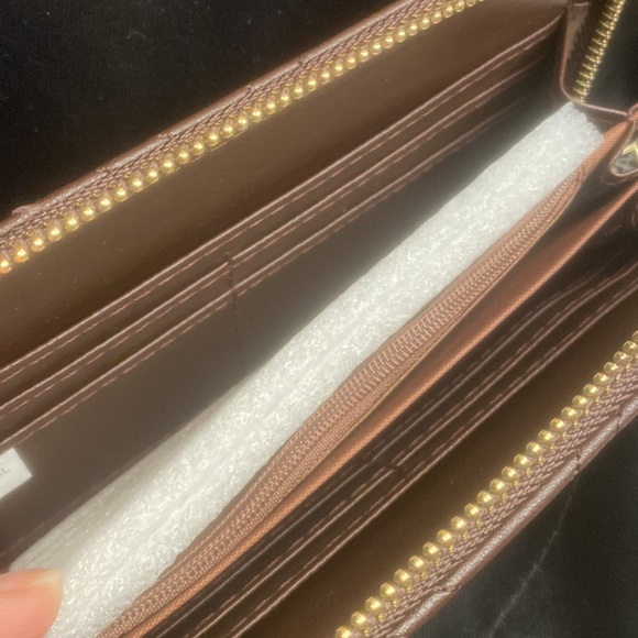 IVY LONDON dark coffee Color with Gold hardware! NEW WITH TAGS! - Picture 9 of 13